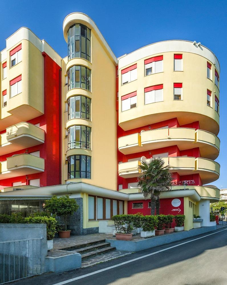 Hotel Esperia Alba Adriatica Exterior foto
