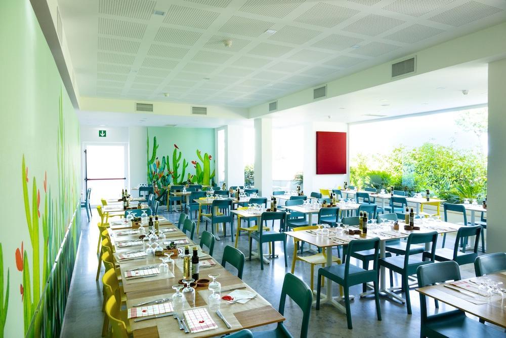 Hotel Esperia Alba Adriatica Exterior foto