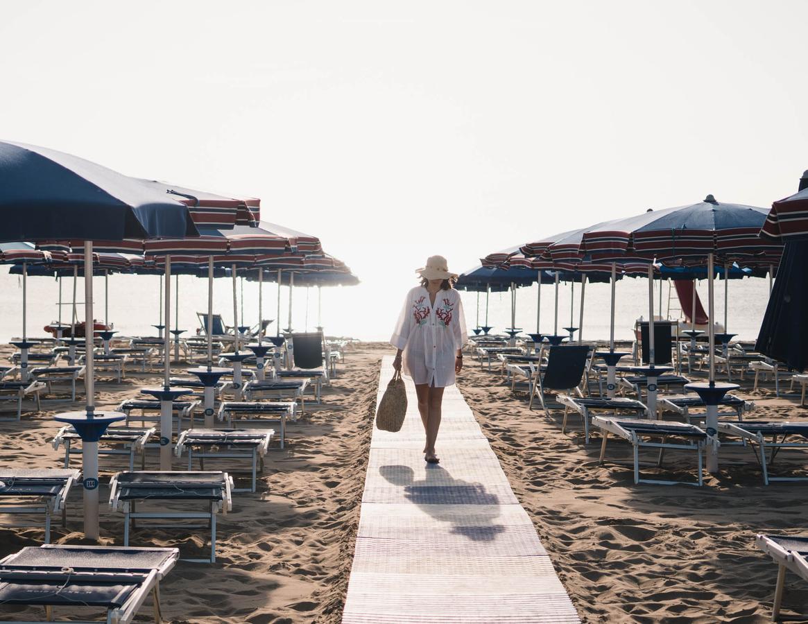 Hotel Esperia Alba Adriatica Exterior foto