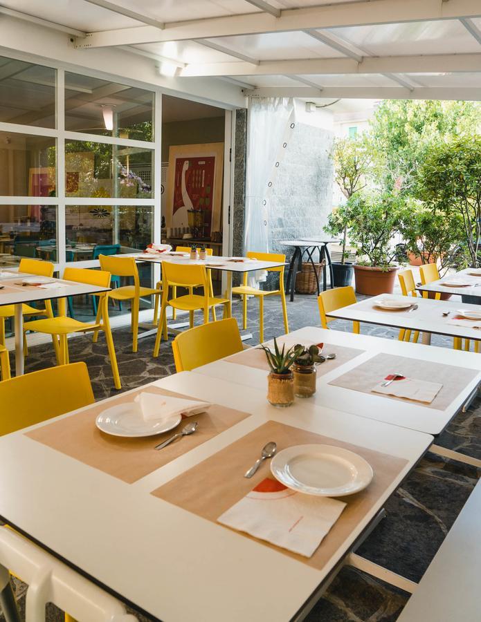 Hotel Esperia Alba Adriatica Exterior foto